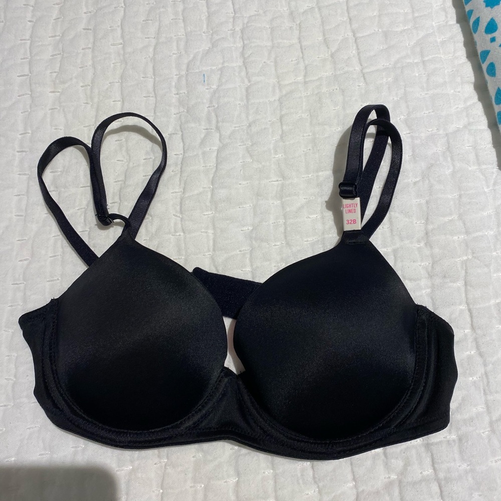 Victoria’s Secret Wear Everywhere lightly lined bra